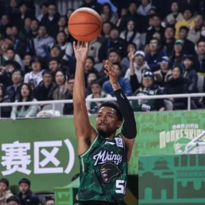 乐鱼在线（中国）-同曦双核齐爆是真恐怖！汉兹+郭昊文轰74分，攻坚拉满却无缘集训